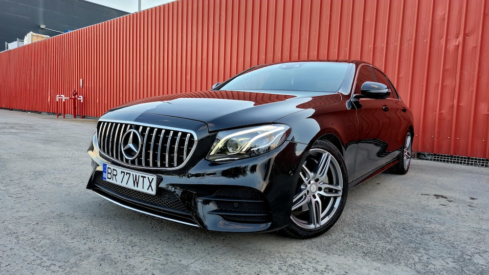 Mercedes Benz E220d AMG LINE 