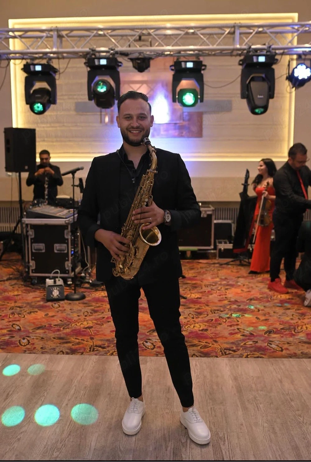 dj nunta iasi Anton Groove MC, solist, tarabana, solista, saxofon, orga, formatie (4/5)