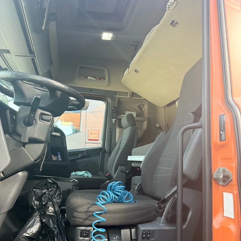 Ansamblu Scania + Semiremorcă Schwarzmüller Anvelope 80-90% Revizuit Complet | ITP 2027