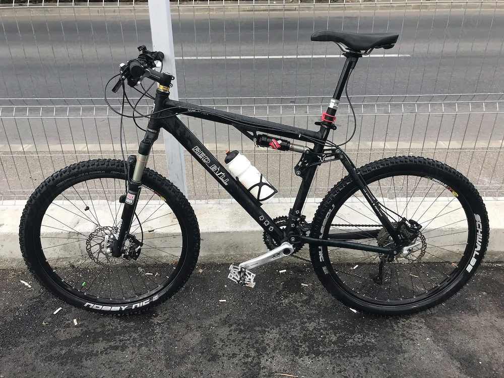 Bicicletă MTB full suspension 26"   Echipare FULL Shimano Deore XT 3x10