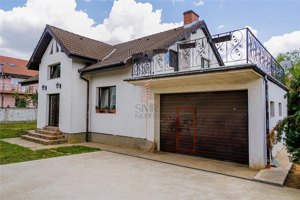 Casa de vanzare  cu teren de 722 mp in Sanmartin