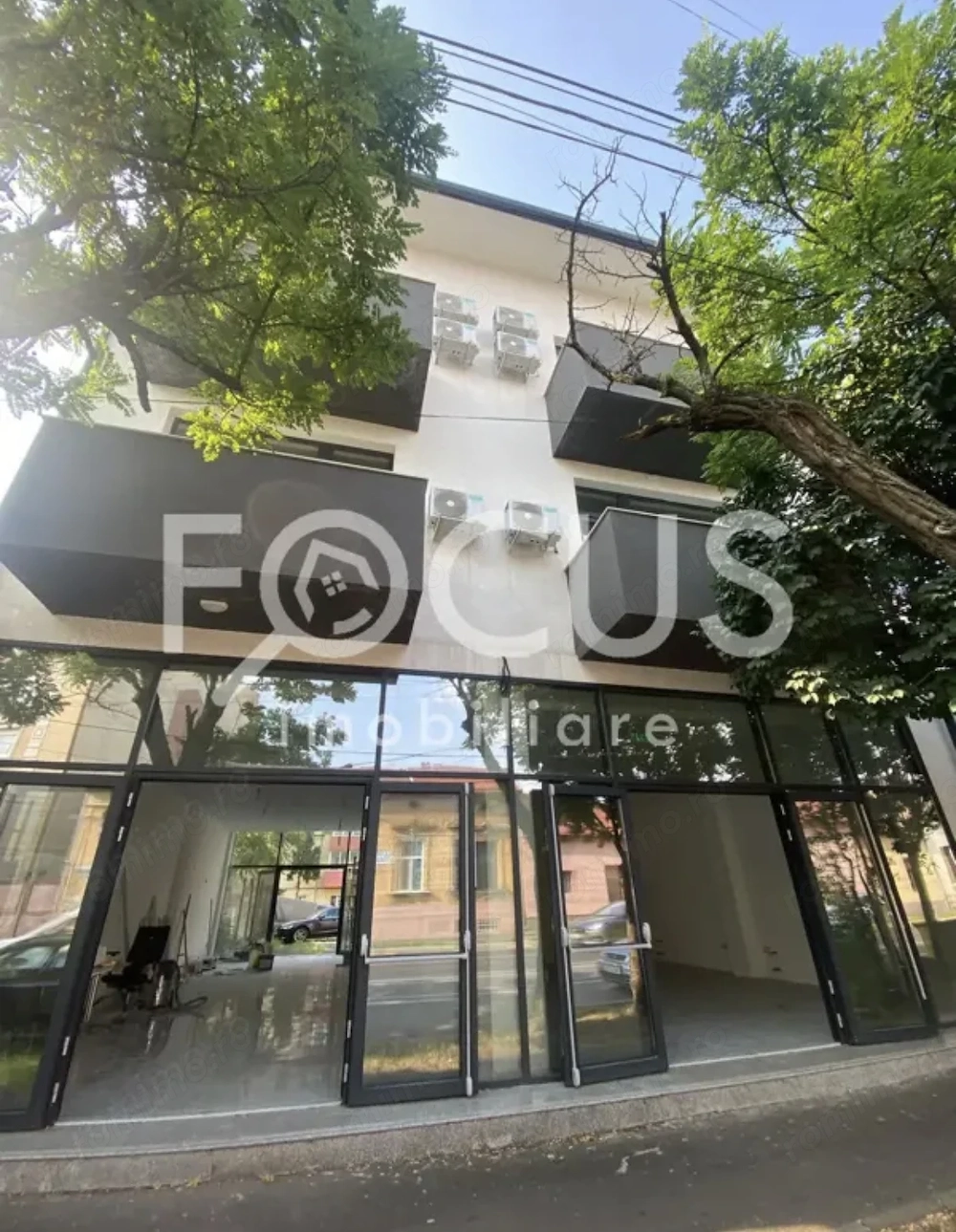 Inchiriez spatiu comercial