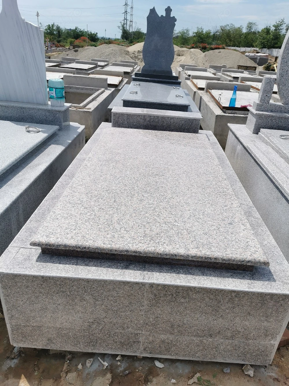Vând loc de veci la cimitirul Nord