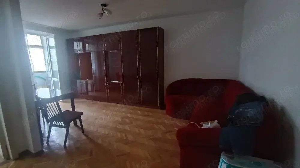 De inchiriat garsoniera in zona Lipovei 150 euro