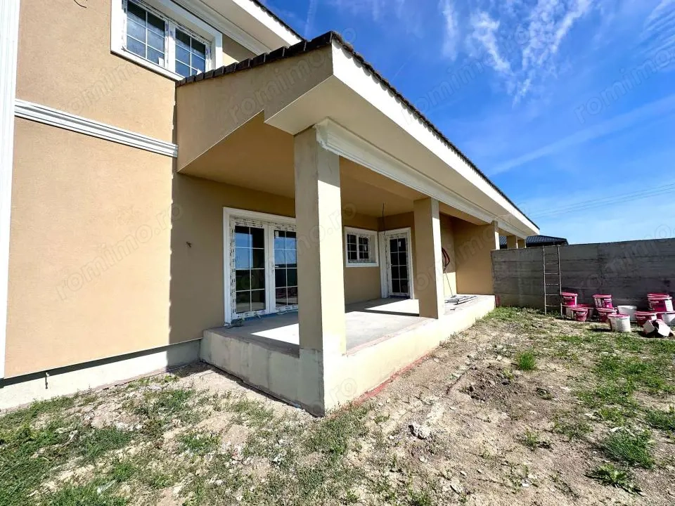 Duplex despartit prin camera tehnica - 5 camere - zona foarte buna-Mosnita Noua