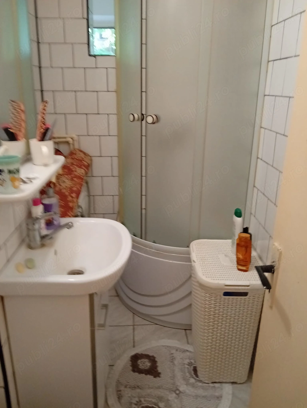 Persoană fizică vînd apartament1cameră,confort I decomandat, et.1 din4,liceul Pedagogic, Hipodrom.