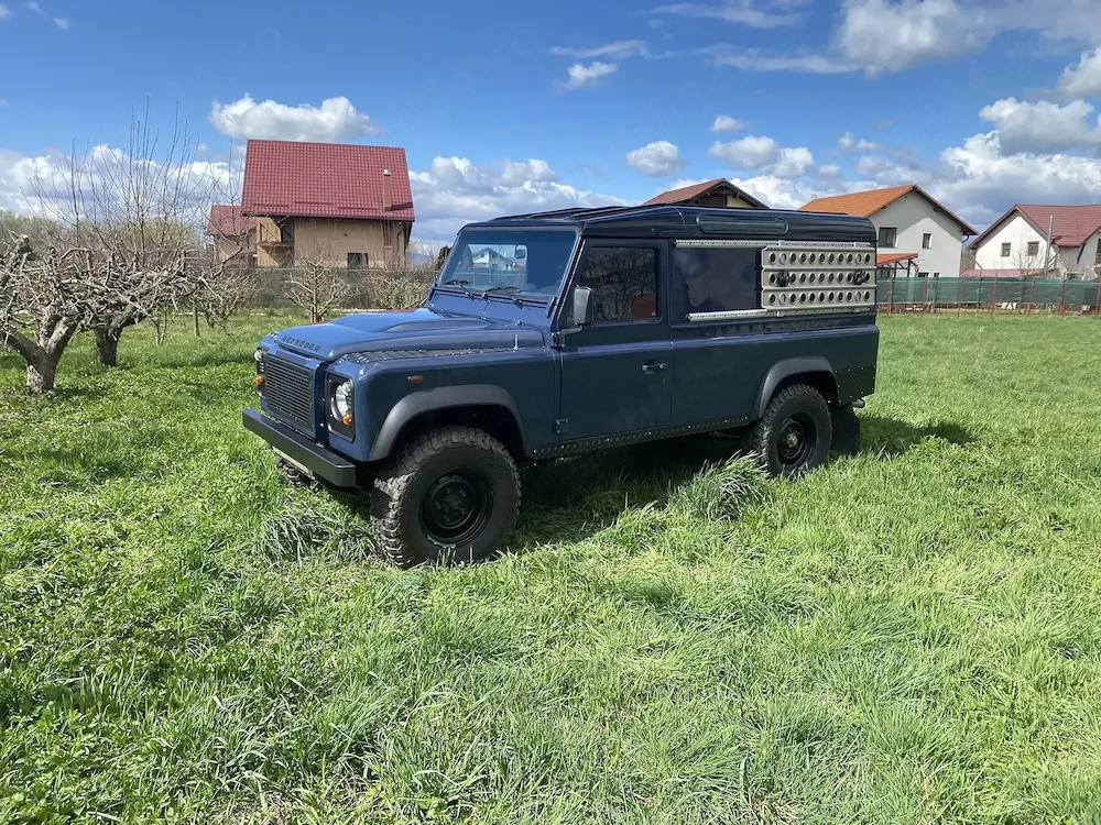 Land Rover Defender TD4 Puma (Van)
