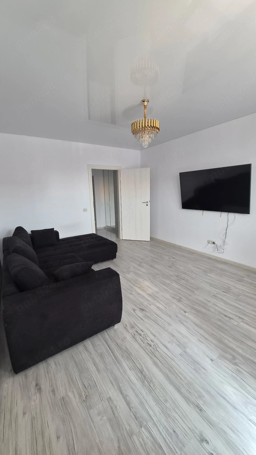 Închiriez  o cameră într-un apartament