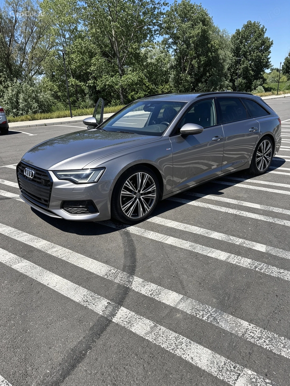 Audi A6 Avant 40 TDI S Line Motorizare 40 TDI, 204 CP, S-Tronic, sistem mild-hybrid (MHEV)