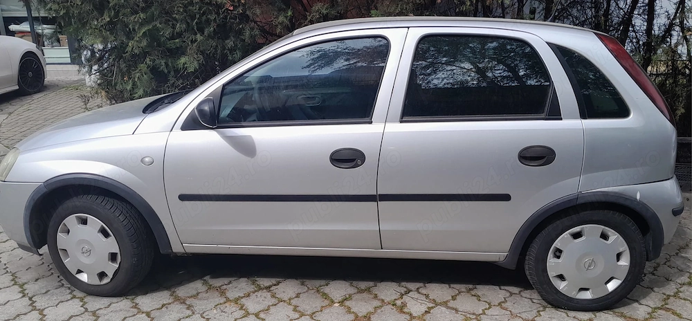 vând opel corsa 