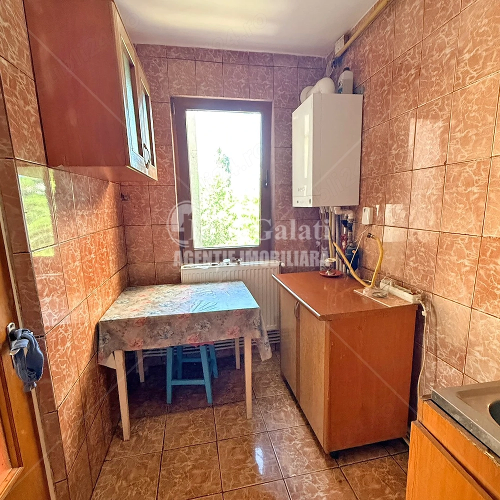 | Apartament cu 2 camere decomandat | Micro 39 B | Etaj 3 |