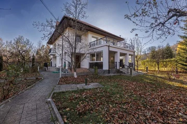 Vânzare proprietate deosebită situată în orașul Breaza
