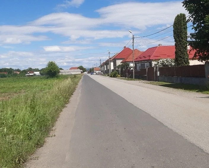 Teren construibil intravilan cu utilitati la drum asfaltat central Lunca Calnicului Brasov