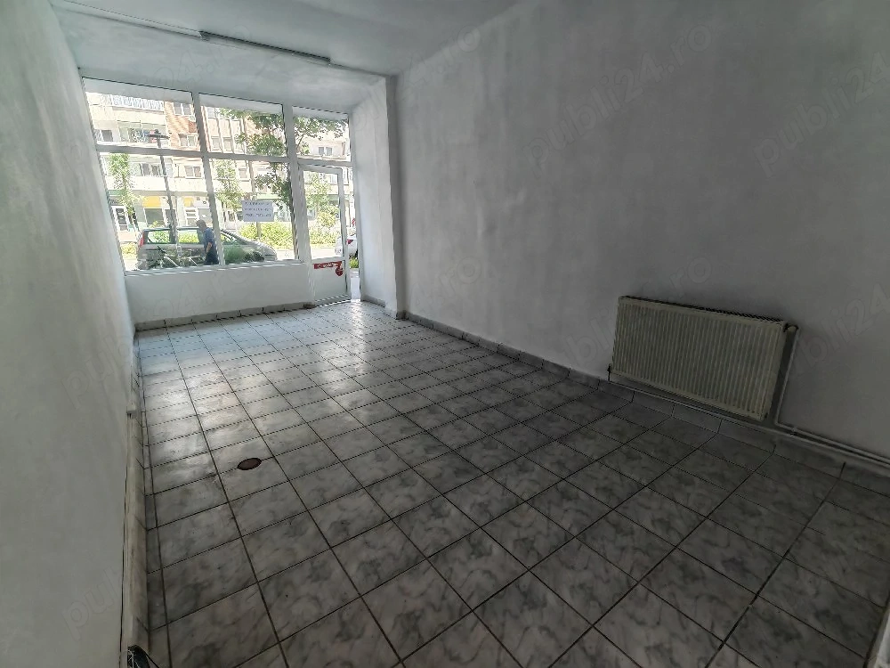Proprietar inchiriez spatiu comercial 90mp