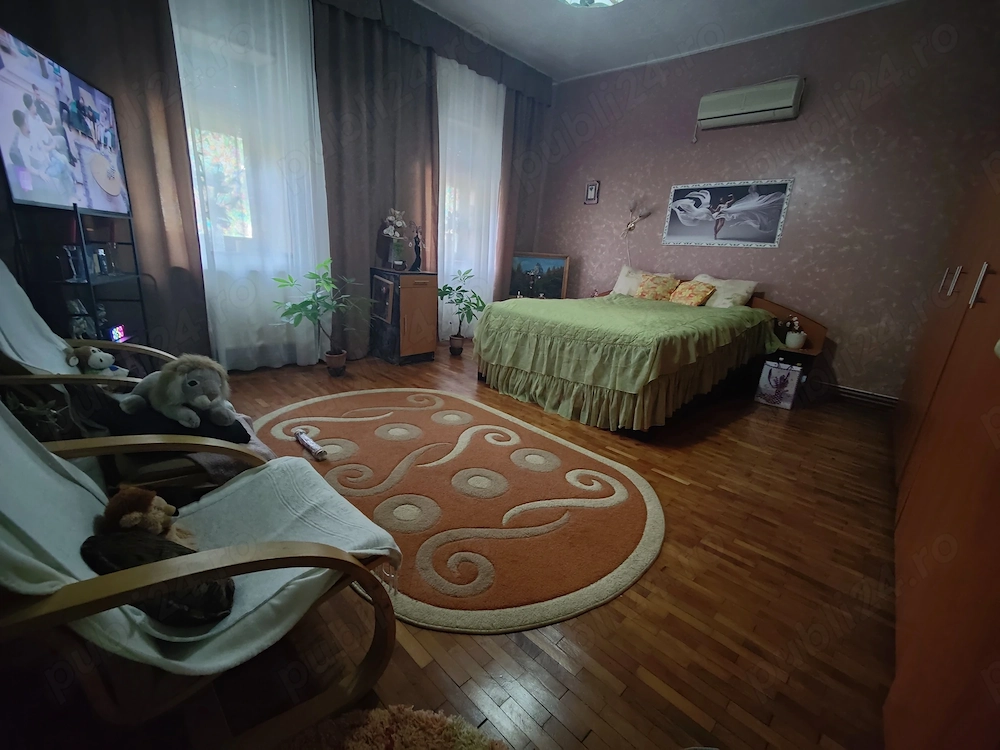 Direct proprietar, vând apartament la casa zona rezidențială 
