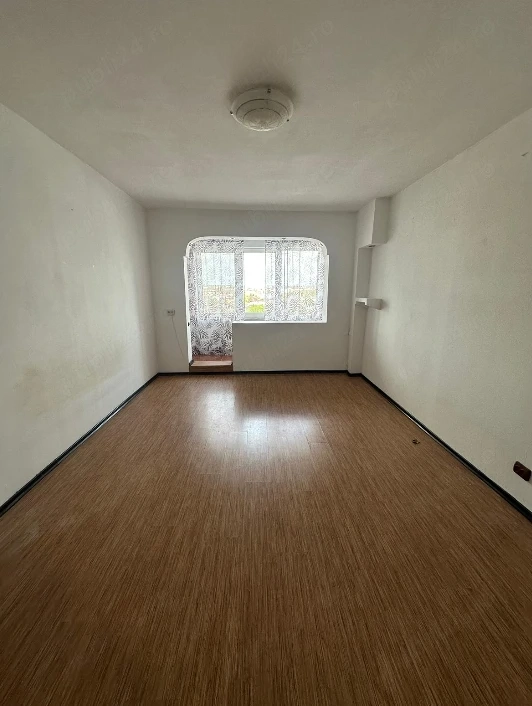 Bld. Chisinau -Piata Delfinului-Apartament 2 camere-confort 1-Centrala -Parcare
