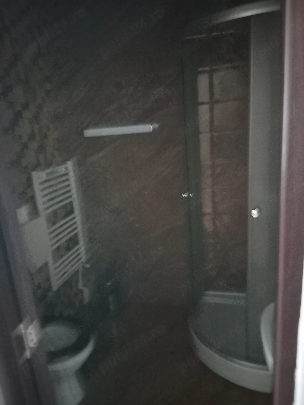 Se închiriază cameră pe zi!