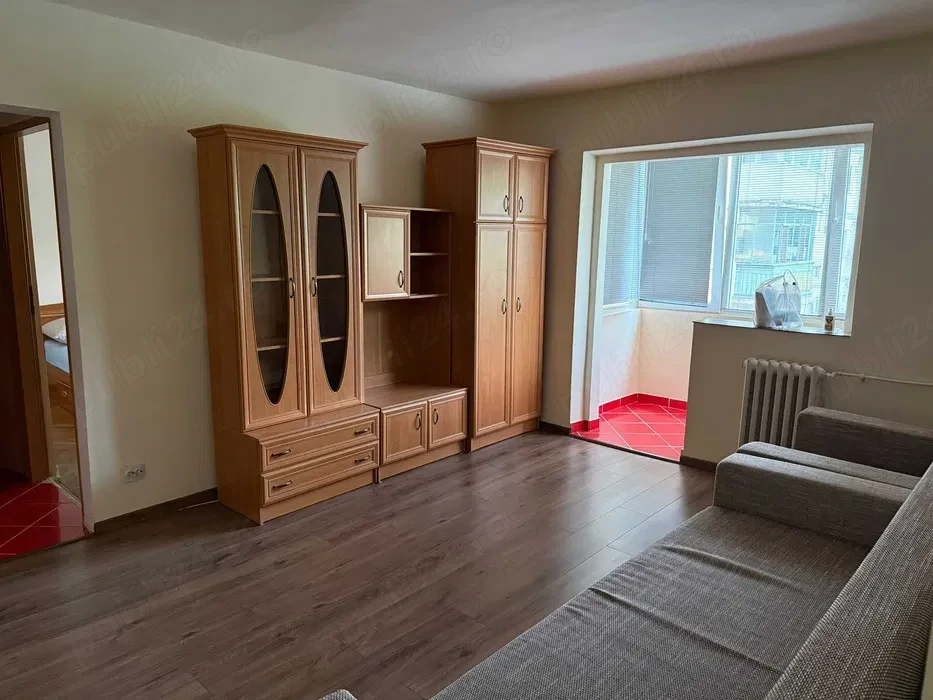2 cam cf 1 Etaj 1 bloc izolat zona Complex Studentesc