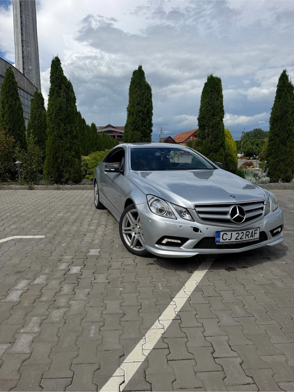 Vând Mercedes Benz E class coupe E350CDI