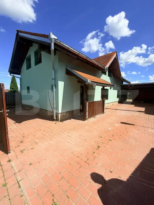  Casa individuala de vanzare in Harman – 178 mp utili, teren 500 mp