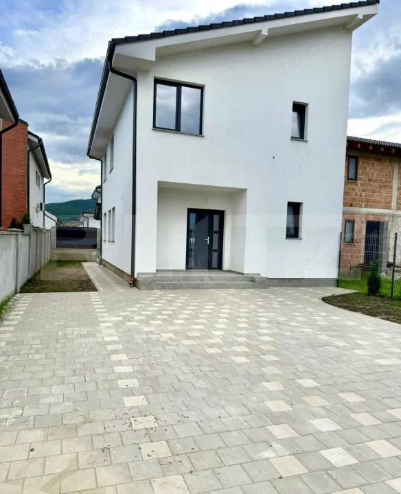 Duplex 4 camere,teren 271 mp,Micesti