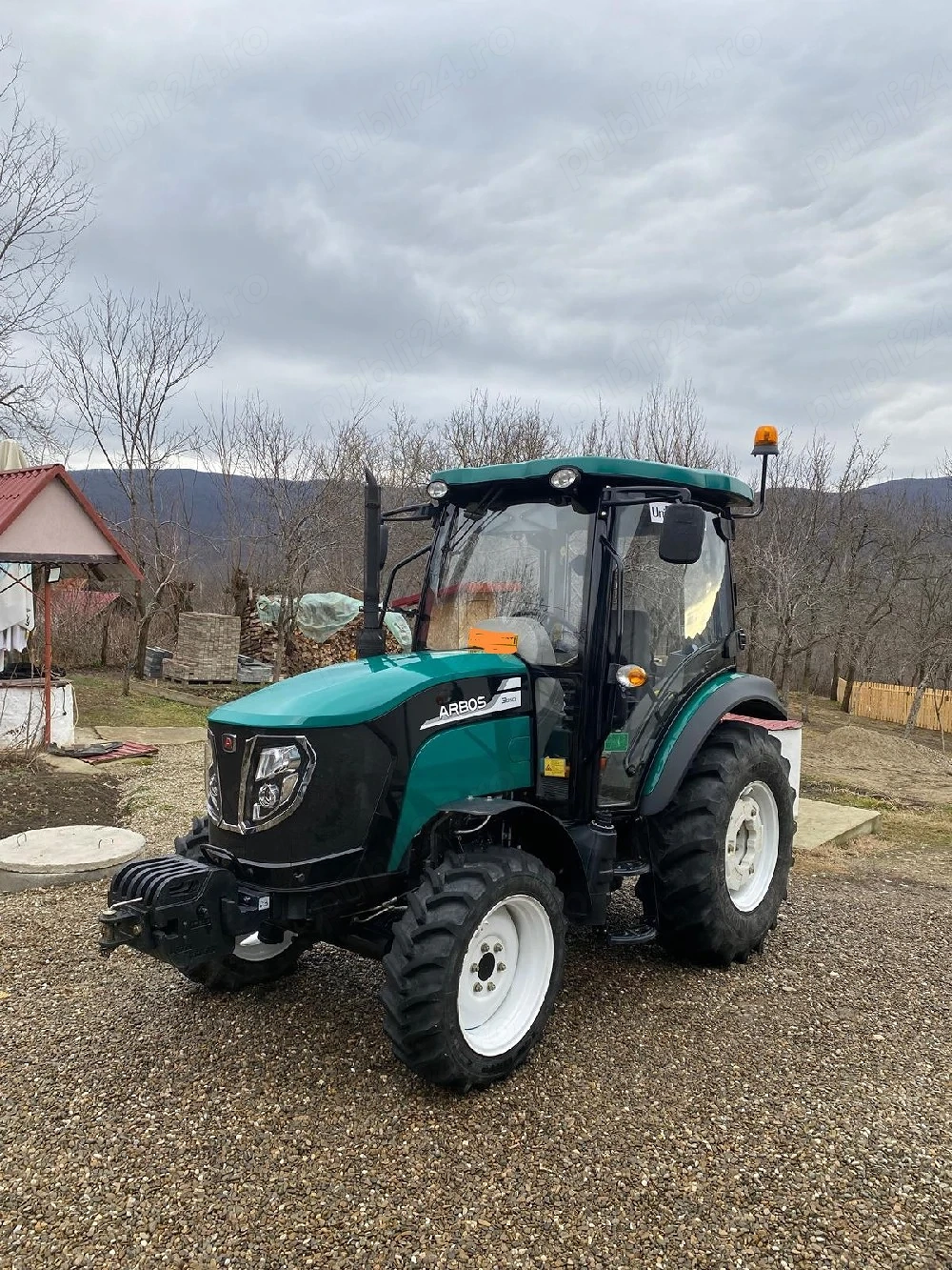 Vând tractor