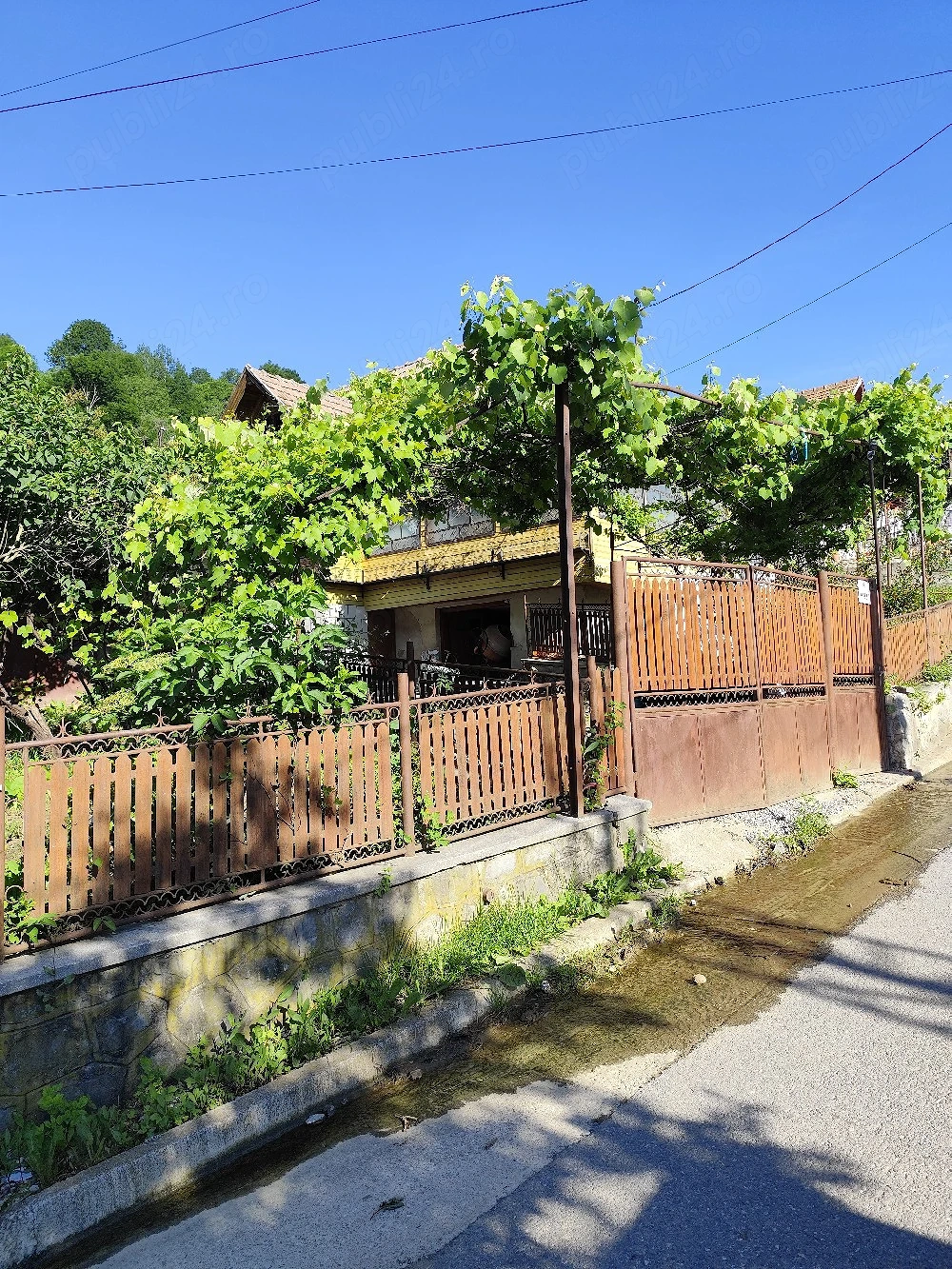 Casa + Teren de Vânzare 