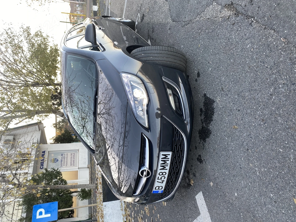 Opel Astra Sport Tourer 2013