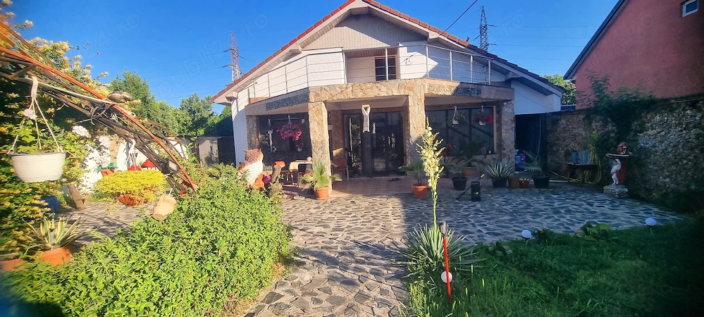 Casa cu mansardă 
