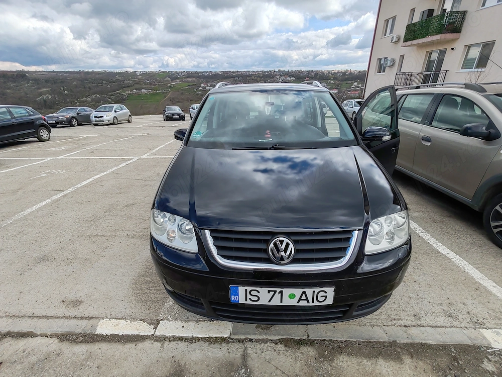 Vând Touran 2006  2.0 TDI 140 cp