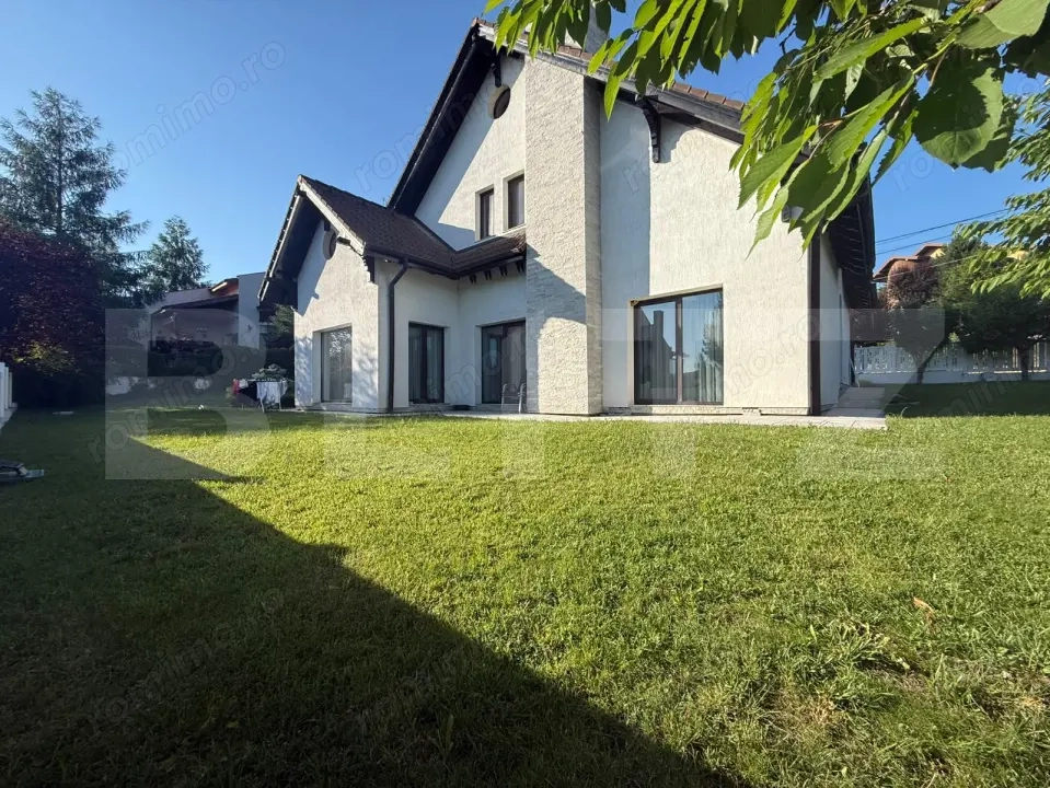 Casa individuala, 4 camere, 227 mp utili, zona Lidl Bucium
