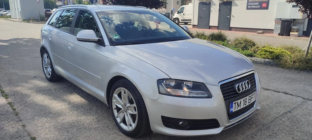 proprietar vand AUDI A 3 an 2011 motor 1.4 benzina. inmatriculat de 1 an in RO
