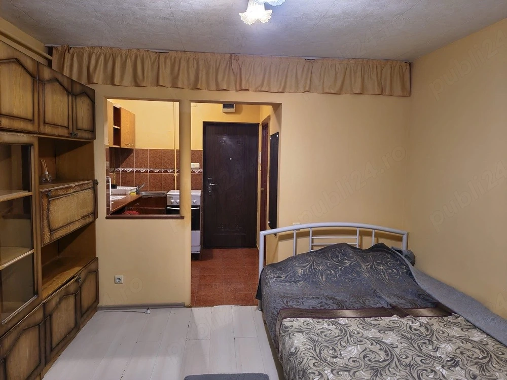 Garsoniera de inchiriat 