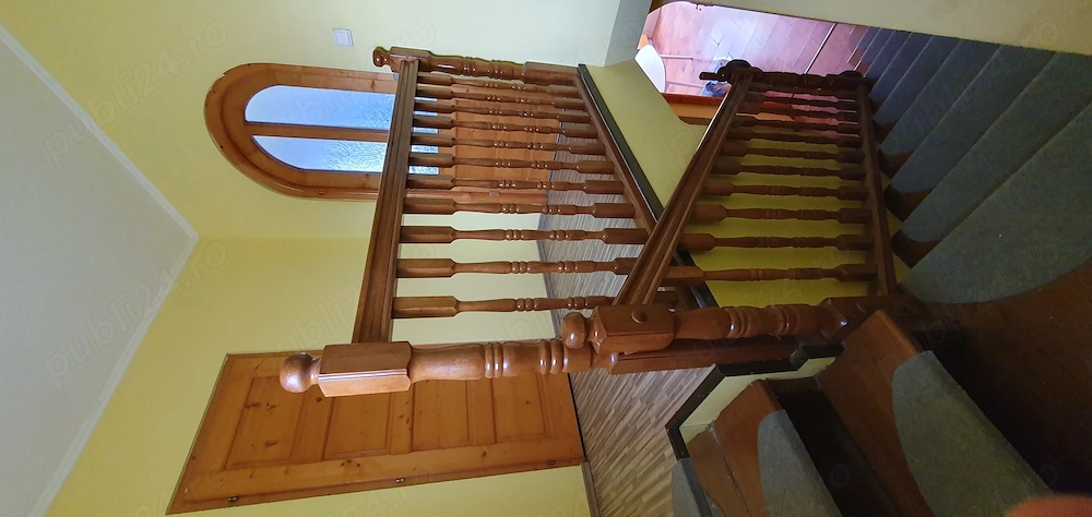Vind casa formata din 3 apartamente