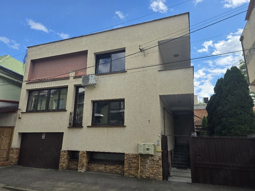 Proprietate ultracentrală, două case, aprox. 250 mp
