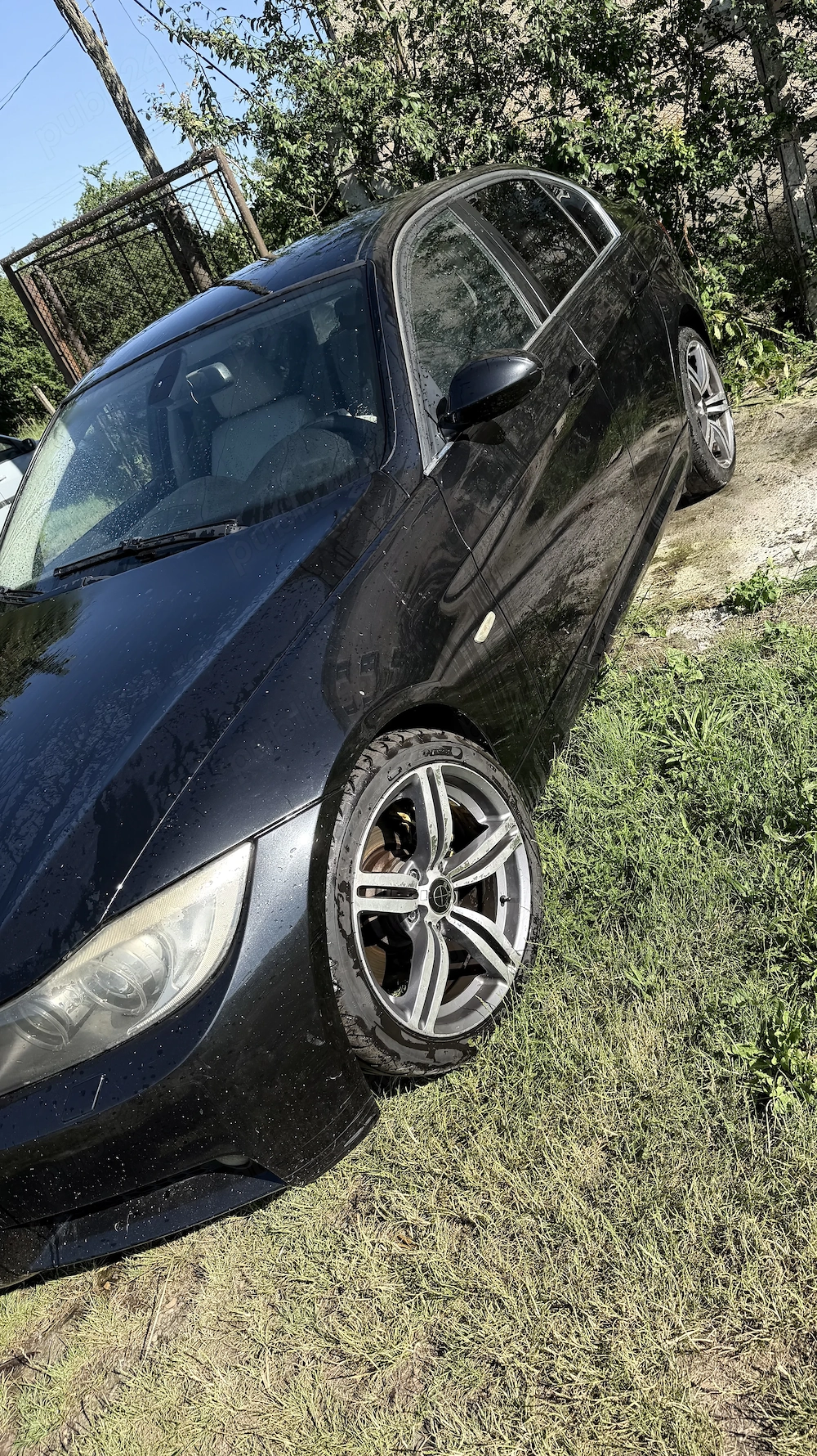 Vând BMW 330xd E90, an fabricație 2007, motor 3.0 diesel M57 de 231 CP, cutie automată și tracțiune 
