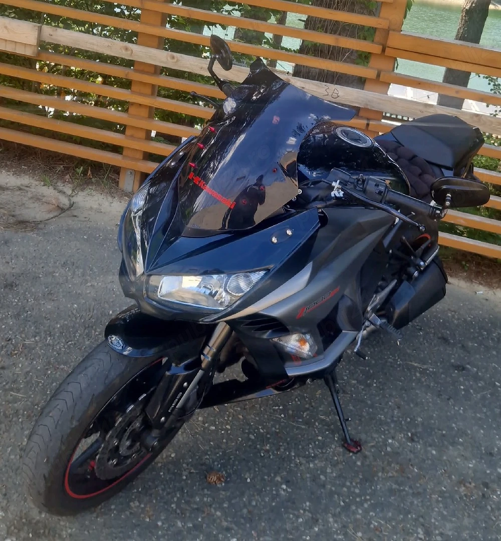 Vând Kawasaki z1000sx anu 2012 pret 6300 euro neg 