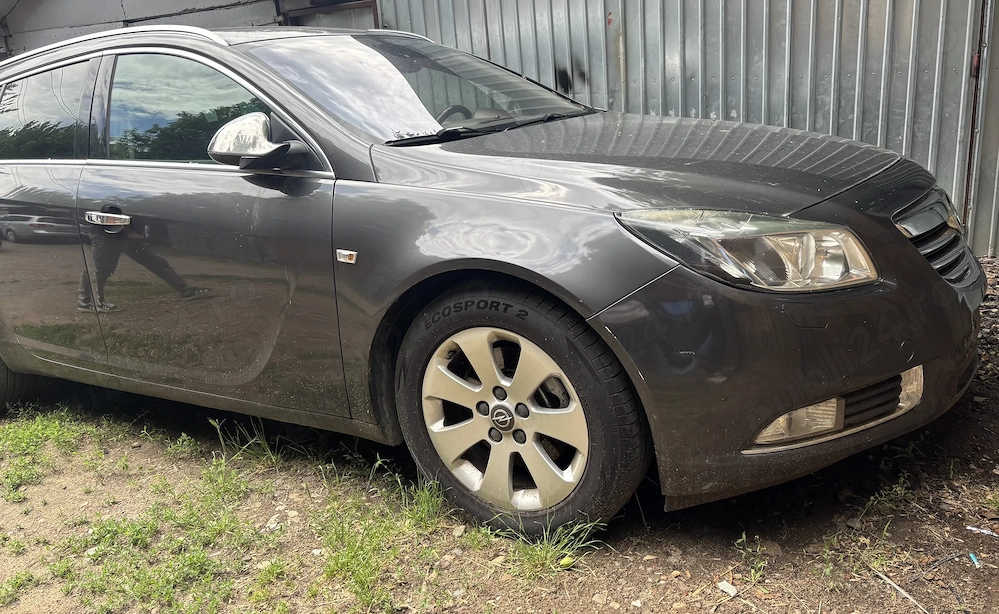 Dezmembrez Opel Insignia 2.0 Diesel 2010