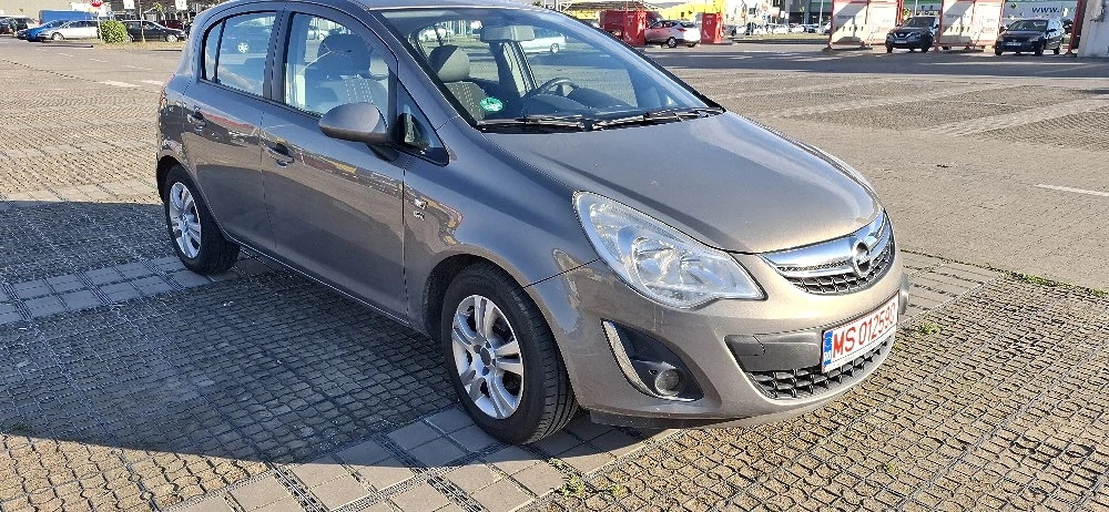 Opel Corsa 1.2 benzina cutie automata 