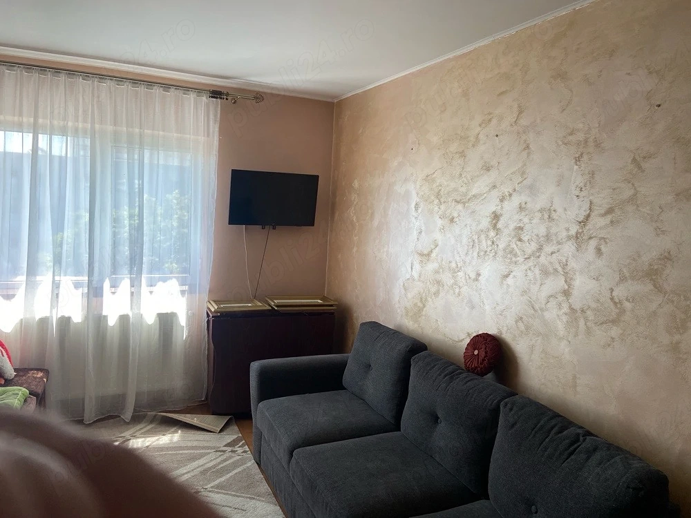 Închiriez 2 cam lângă Palas