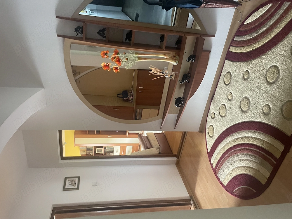 Apartament cu trei camere și garaj