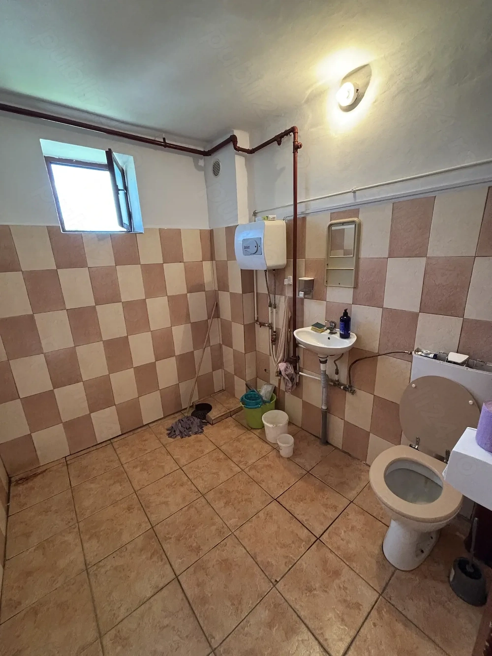 Spatiu comercial de inchiriat Jidvei