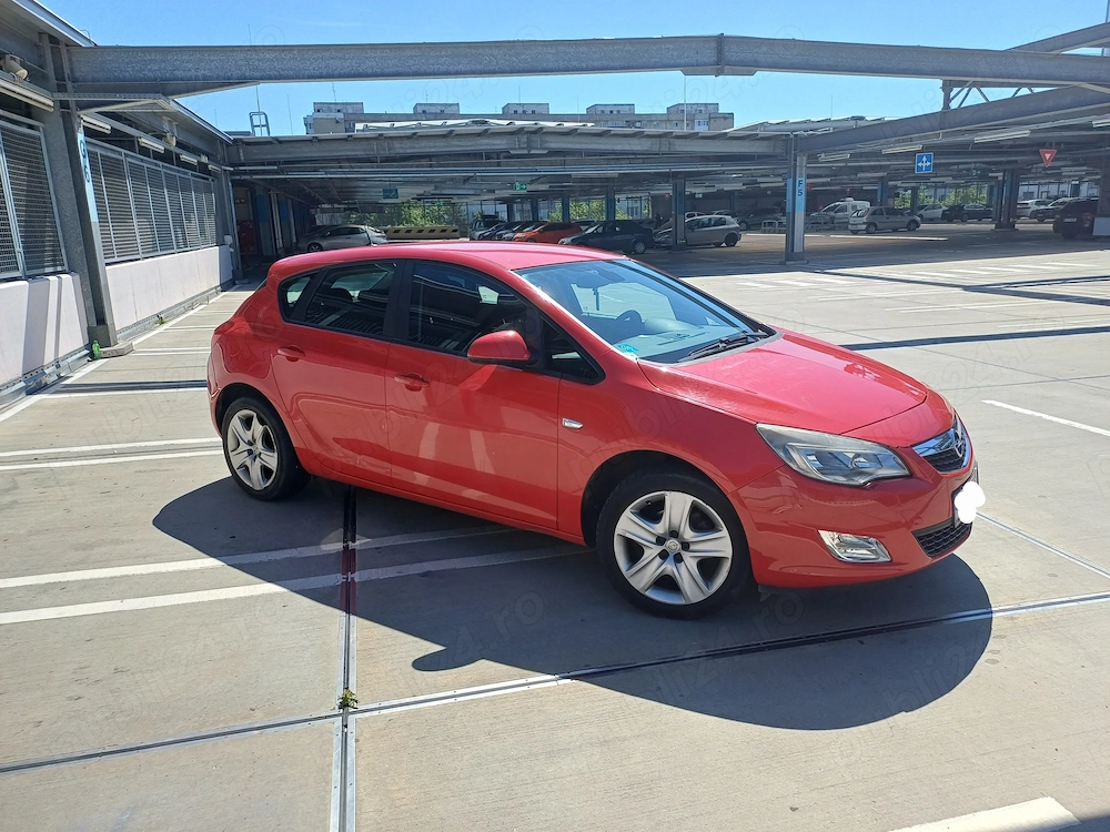 Vand opel astra j 2011, benzina + gpl, pachet enjoy