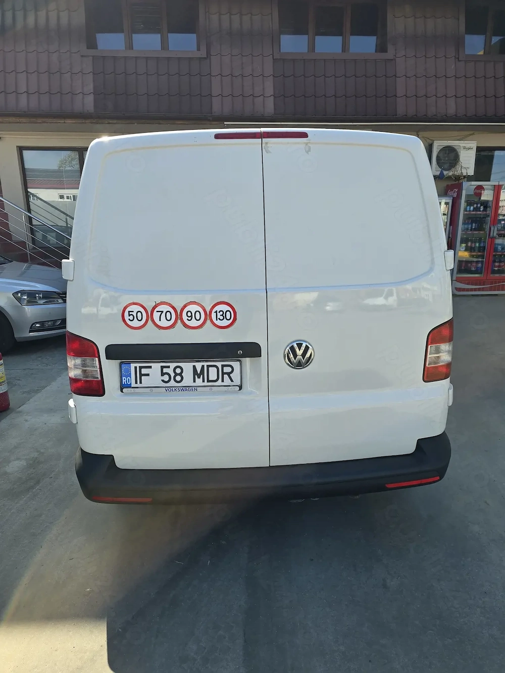 Vând auto marca volskwagen t5, an 2012,motor 2000 diesel,preț 6300 euro  neg.Tel. 