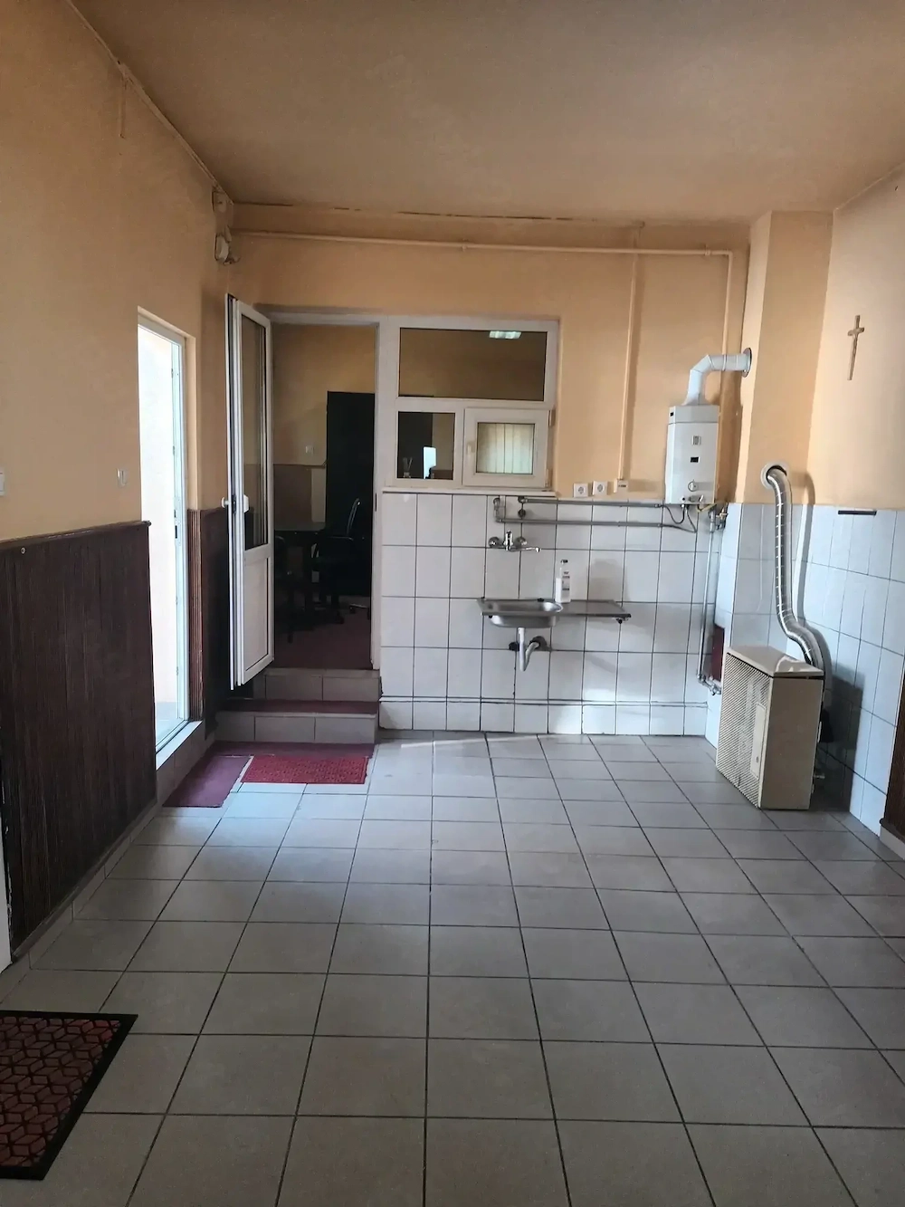 Inchiriez spatiu comercial pentru diferite activitati