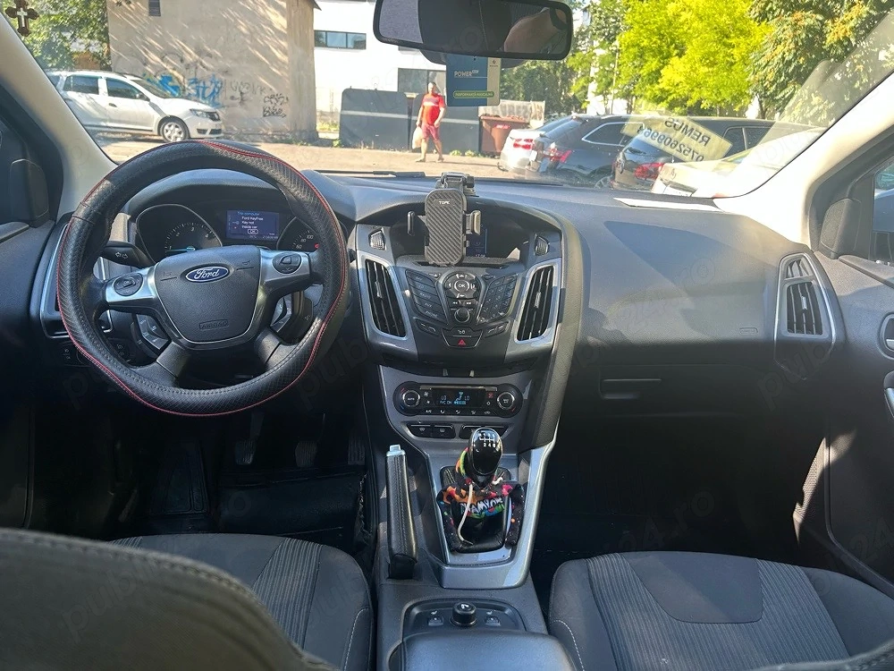 Ford Focus mk3( are joc in caseta)