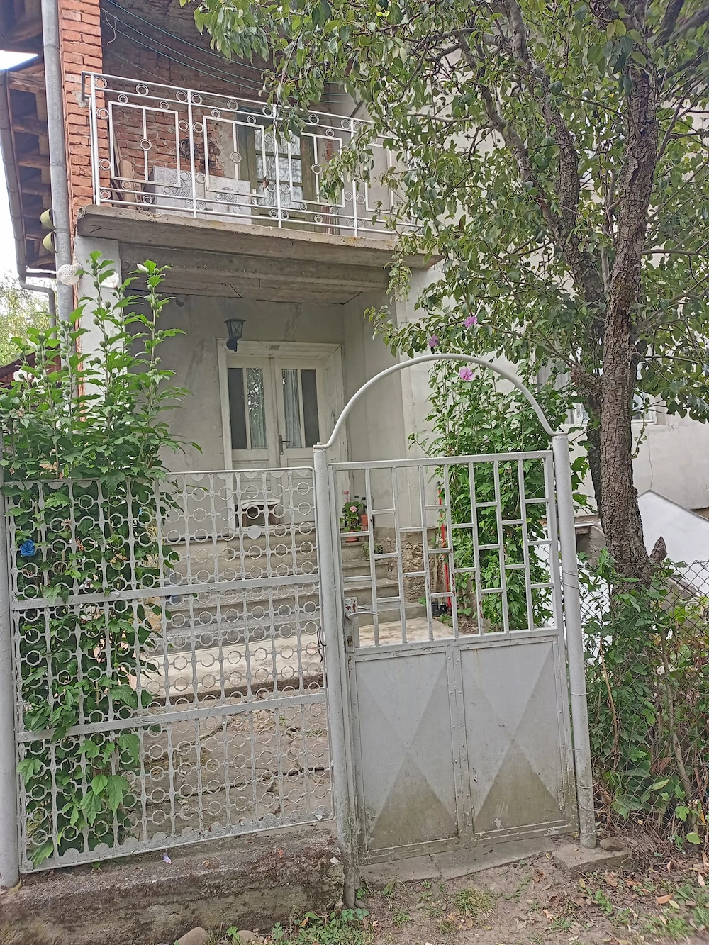 Vând casa în comuna Rugasesti ,jud Cluj 