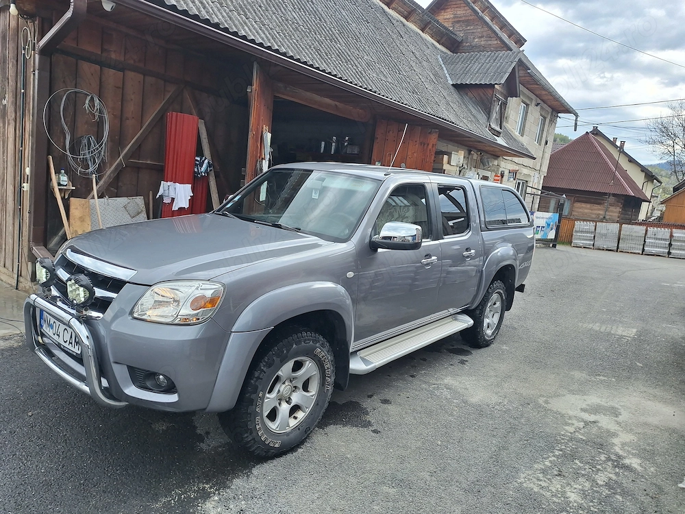 Vand Mazda bt50 4 4,motor 2,5l ,anul 2010,cu 240000 km