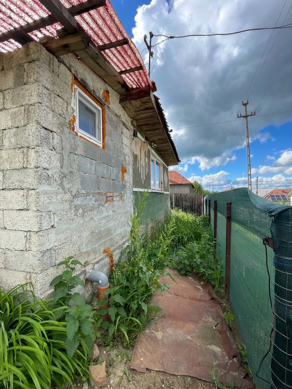 Casa de vanzare poganesti Teren 1000mp 