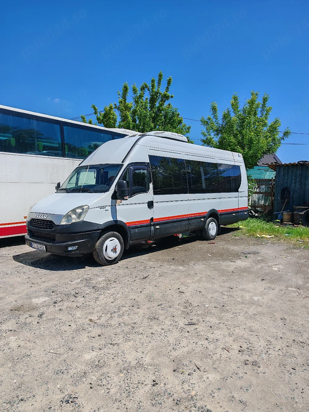 microbuz iveco Daily 
